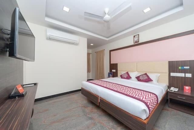 Hotel Famous Residency Tiruchirappalli Zewnętrze zdjęcie