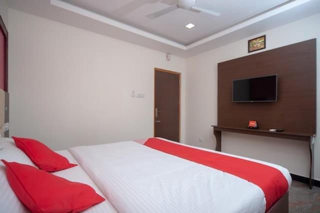 Hotel Famous Residency Tiruchirappalli Zewnętrze zdjęcie